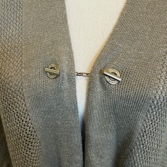 Calvin Klein Poncho Sweater Cape One Size Taupe Gray Metal Clasp Open Knit - Picture 4 of 8